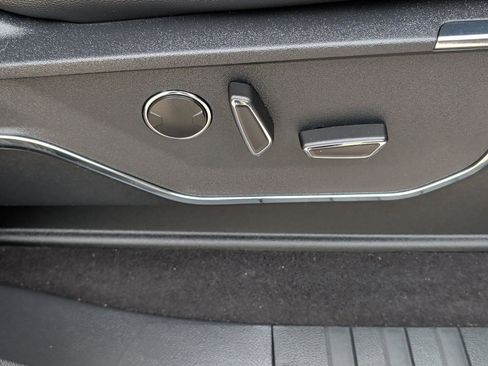 Used 2023 Ford F150 Lariat w/ Equipment Group 502A High image 30