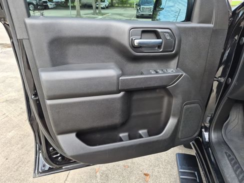 Used 2020 Chevrolet Silverado 1500 Custom w/ Custom Value Package RWD image 18