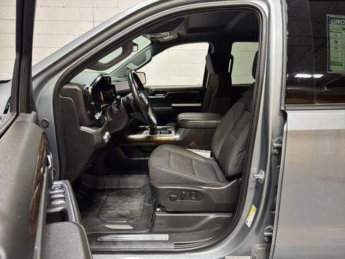 Used 2025 GMC Sierra 1500 Elevation w/ LPO, Elevation Black Package image 18