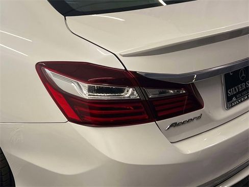 Used 2017 Honda Accord Sport Special Edition image 10