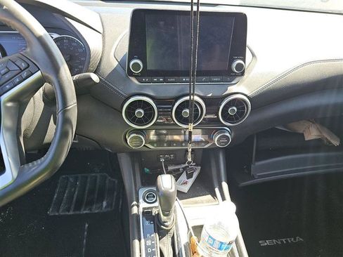 Used 2021 Nissan Sentra SV FWD image 10