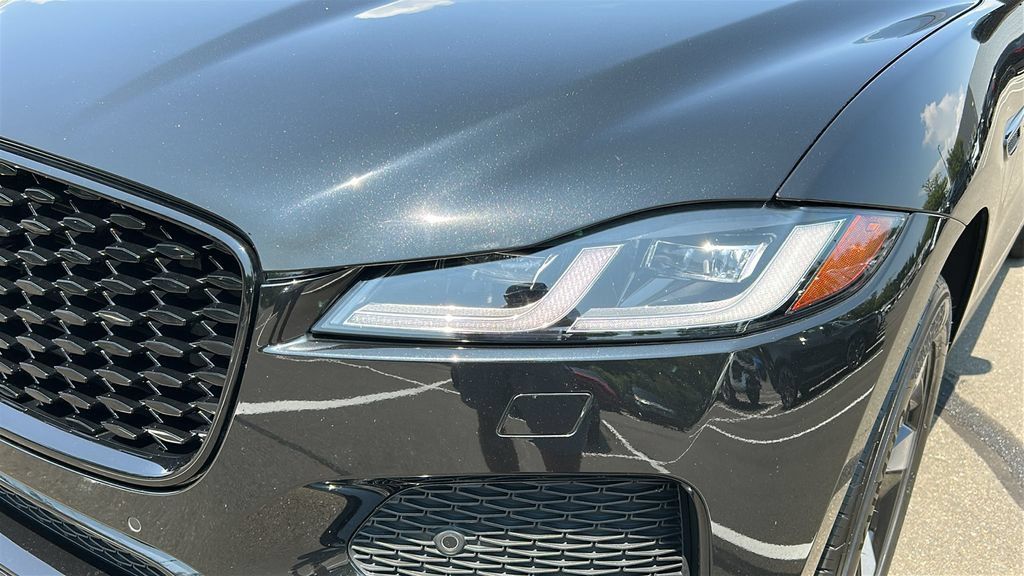 Used 2023 Jaguar F-PACE S AWD/4WD image 7