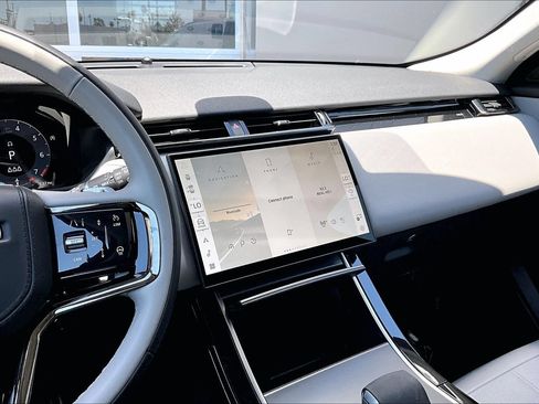 Certified 2025 Land Rover Range Rover Velar Dynamic SE AWD/4WD image 6