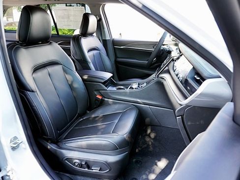 New 2023 Jeep Grand Cherokee 4WD 4xe image 15