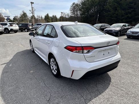 Used 2024 Toyota Corolla LE image 8