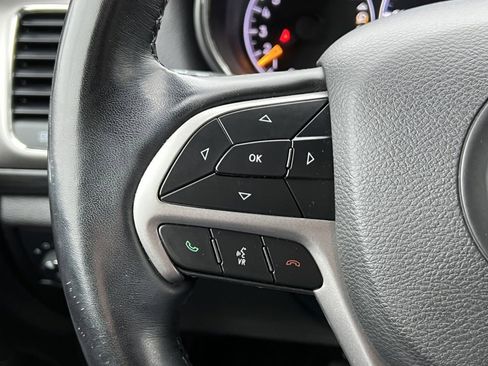 Used 2022 Jeep Grand Cherokee Laredo X image 19