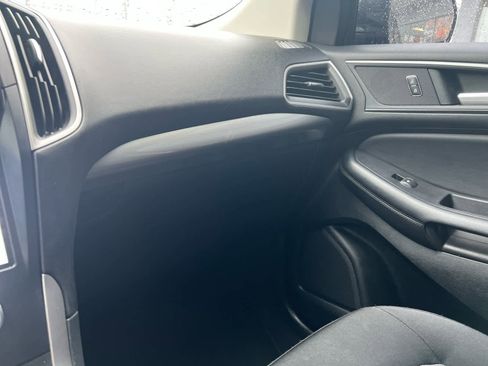 Used 2022 Ford Edge SE image 33