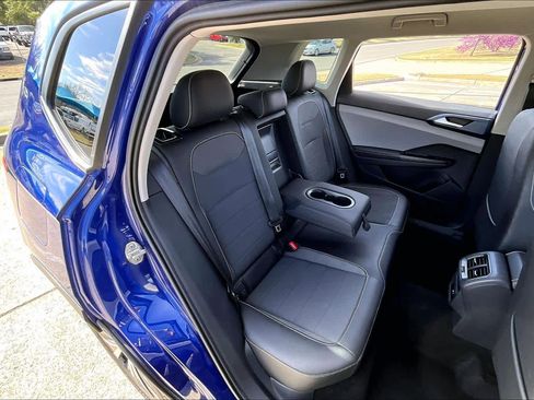 Used 2024 Volkswagen Taos SE image 20