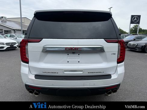 Used 2023 GMC Yukon XL Denali AWD/4WD image 7
