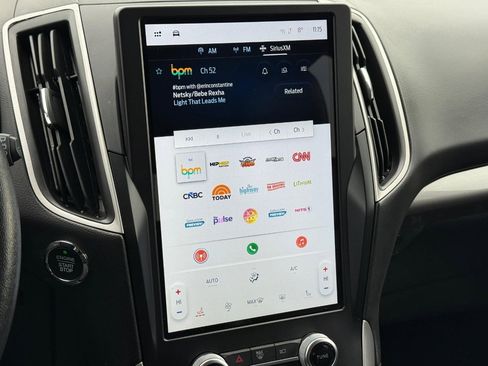 Used 2024 Ford Edge SEL image 16