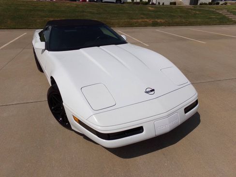 Used 1992 Chevrolet Corvette Convertible RWD image 10