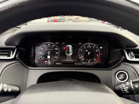 Used 2018 Land Rover Range Rover Velar R-Dynamic SE image 39