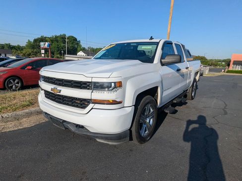 Used 2017 Chevrolet Silverado 1500 Custom w/ LPO, Street Package RWD image 3