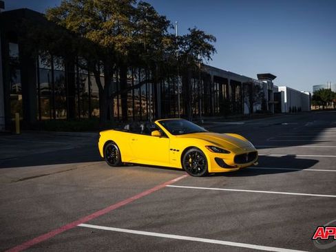 Used 2014 Maserati GranTurismo Sport image 34