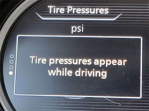 Used 2020 Nissan Versa SV image 8