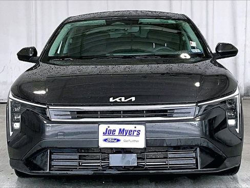 Used 2025 Kia K4 LXS image 3