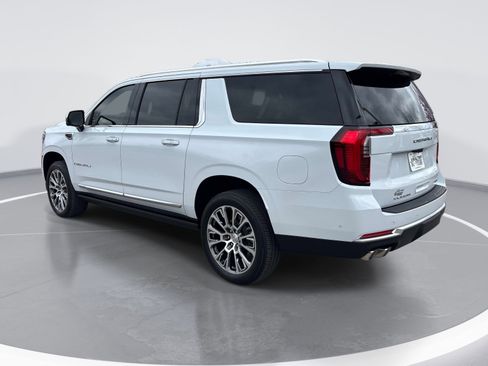 Used 2026 GMC Yukon XL Denali w/ Denali Reserve Package image 6