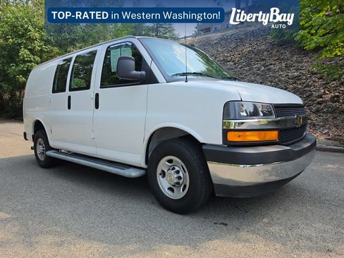 Used 2024 Chevrolet Express 2500 w/ Driver Convenience Package RWD image 3
