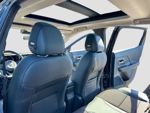 New 2026 Nissan Kicks SR w/ SR Premium Package image 6