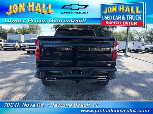 Used 2025 Chevrolet Silverado 1500 Custom Trail Boss w/ Midnight Edition AWD/4WD image 8