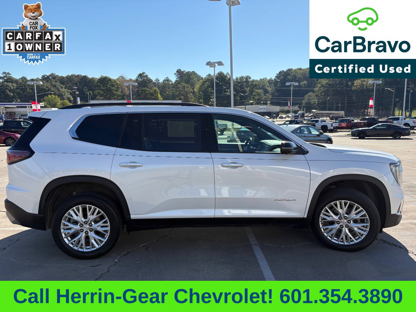 Used 2024 GMC Acadia Elevation FWD image 1