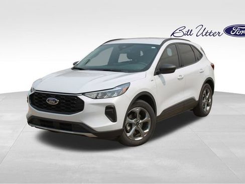 Used 2025 Ford Escape ST-Line w/ Tech Pack #1 FWD image 1