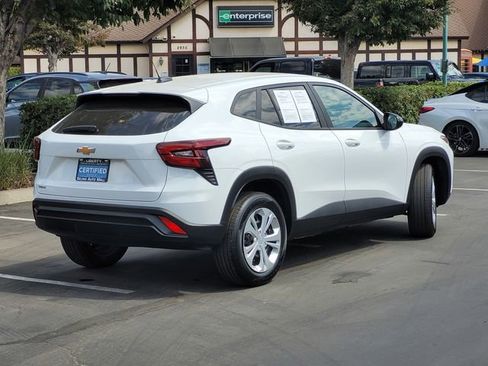 Used 2025 Chevrolet Trax LS image 5