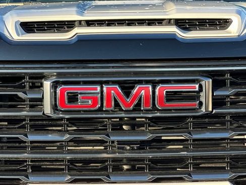 Used 2025 GMC Sierra 2500 AT4 w/ AT4 Premium Plus Package AWD/4WD image 47