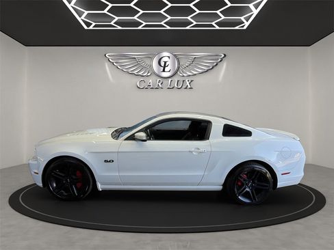 Used 2013 Ford Mustang GT image 3