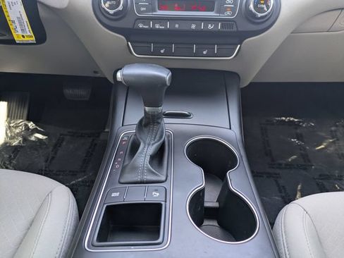 Used 2020 Kia Sorento LX w/ LX I4 Convenience Package FWD image 23