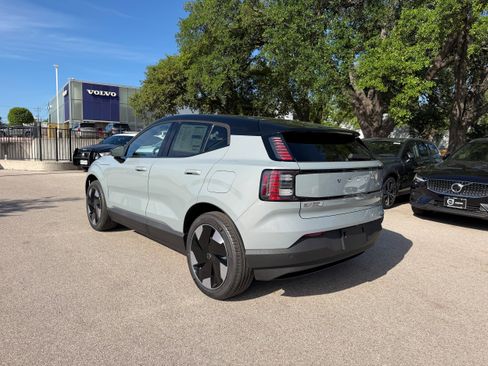 New 2026 Volvo EX30 Plus w/ Climate Package image 4