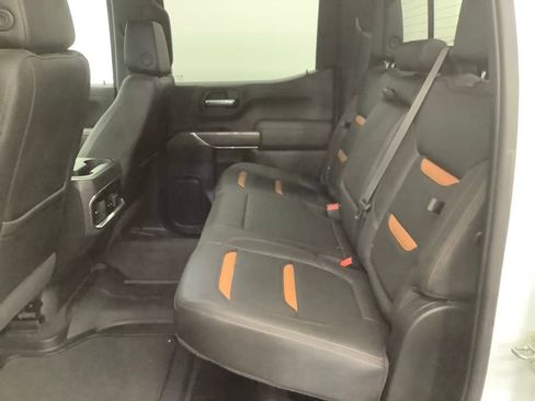 Used 2022 GMC Sierra 1500 AT4 w/ AT4 Premium Package AWD/4WD image 7
