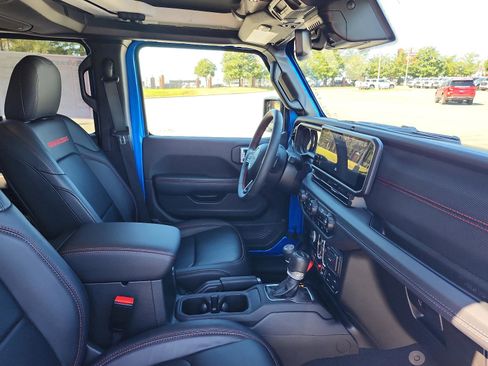 Used 2024 Jeep Gladiator Rubicon image 7
