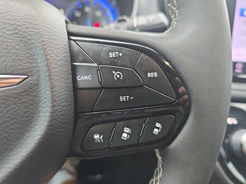 Used 2024 Chrysler Pacifica Touring-L w/ S Appearance Package FWD image 18