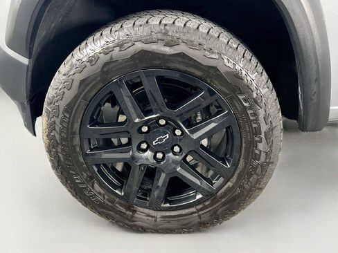 Used 2025 Chevrolet Colorado Trail Boss w/ Midnight Edition AWD/4WD image 33