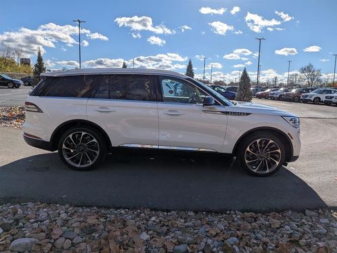 Certified 2022 Lincoln Aviator Reserve w/ Equipment Group 201A image 6