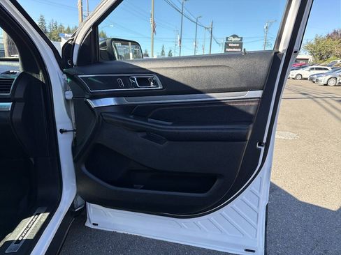 Used 2017 Ford Explorer Sport w/ Equipment Group 401A AWD/4WD image 27