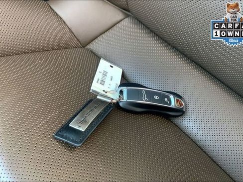 Used 2018 Porsche Panamera 4S image 11