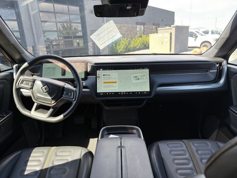 Used 2025 Rivian R1S Adventure AWD/4WD image 10