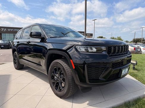 Used 2026 Jeep Grand Cherokee L 4WD image 11