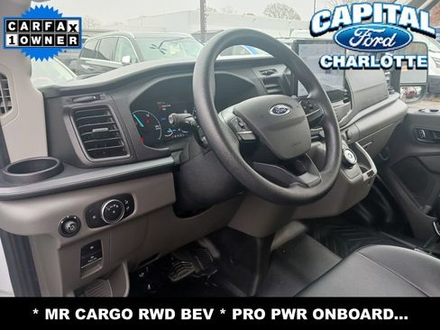 Used 2023 Ford E-Transit Medium Roof image 16