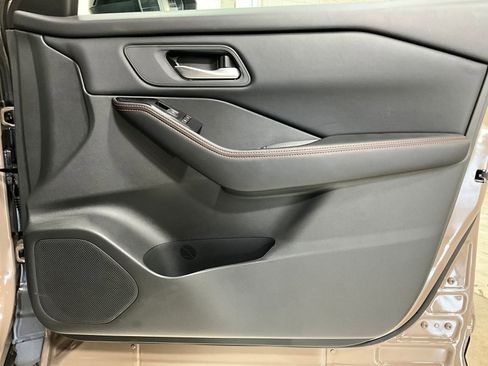 Used 2025 Nissan Rogue SV w/ Rock Creek Premium Package image 20