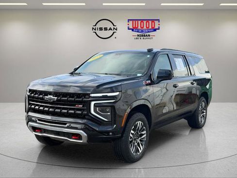 Used 2025 Chevrolet Suburban Z71 image 7