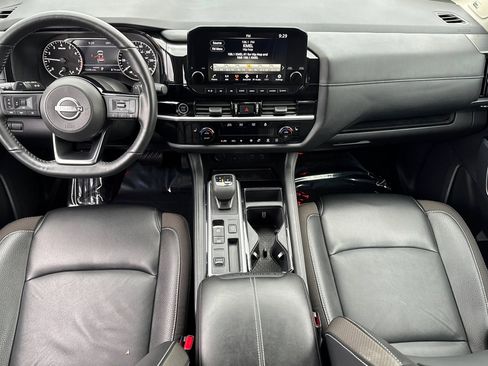 Used 2024 Nissan Pathfinder SL w/ SL Premium Package image 17