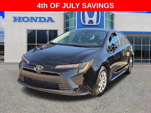 Used 2026 Toyota Corolla LE FWD image 4
