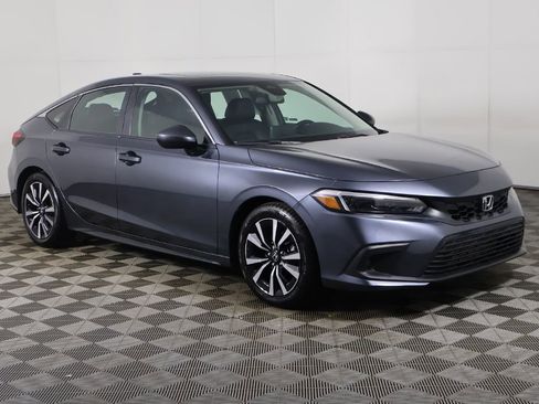 Used 2024 Honda Civic EX-L image 2