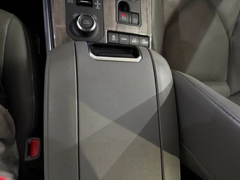 Used 2021 Toyota Highlander Platinum AWD/4WD image 21
