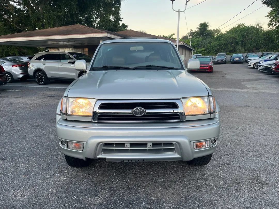Used 2000 Toyota 4Runner Limited AWD/4WD image 2