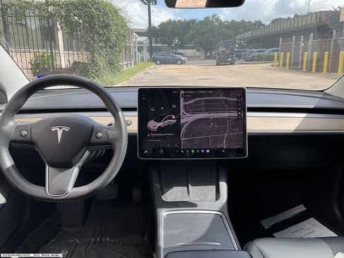 Used 2022 Tesla Model 3 Standard Range RWD image 11
