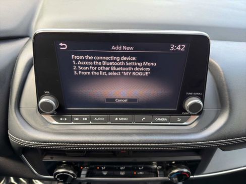 Used 2024 Nissan Rogue S AWD/4WD image 16